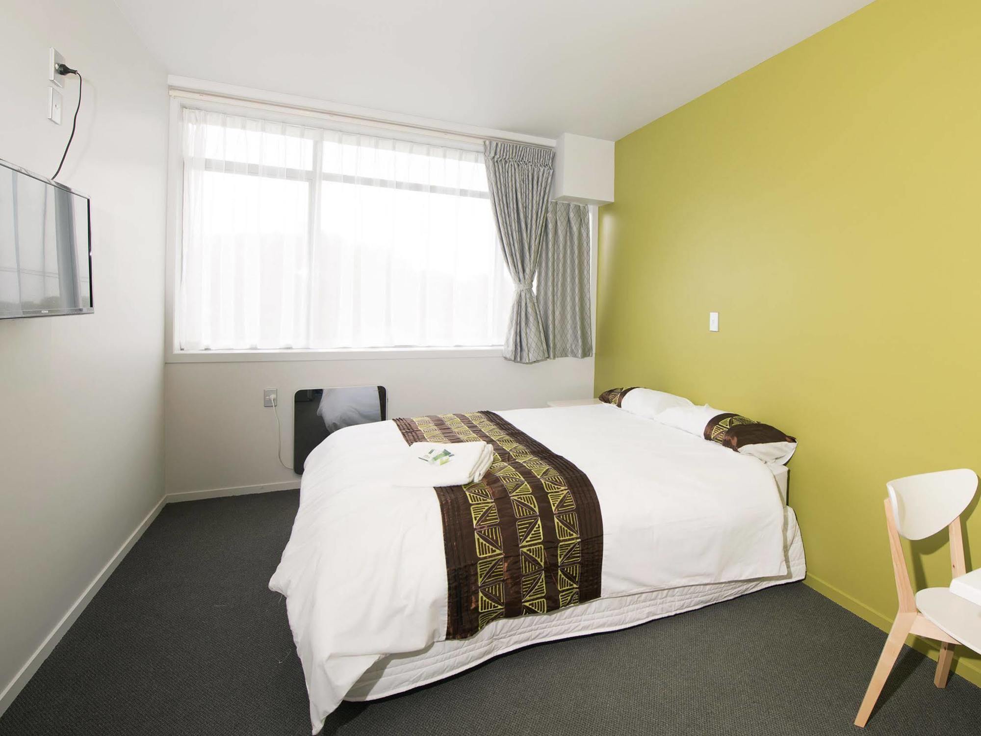 Park Ave Aparthotel 3*