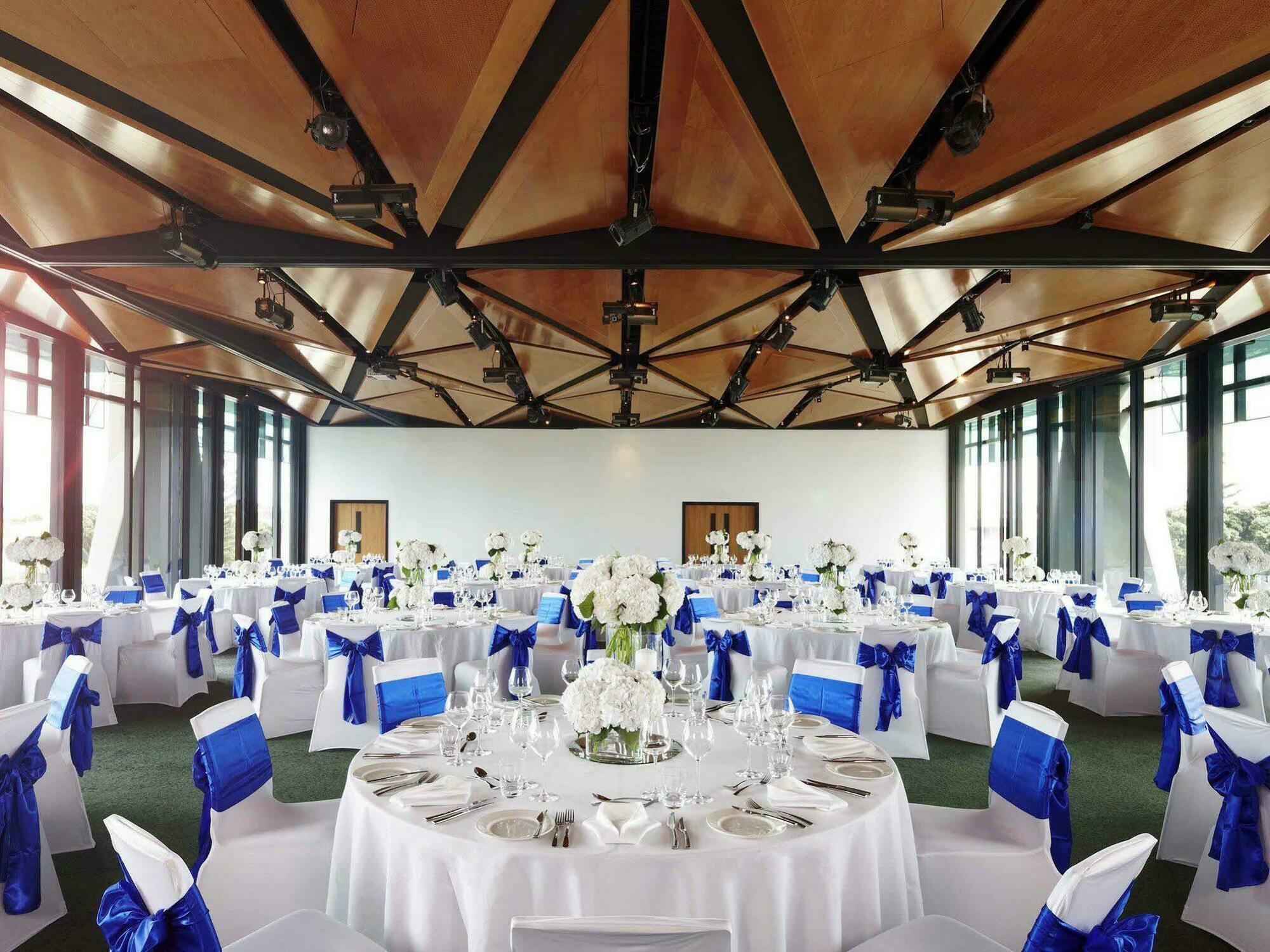 Novotel Airport Hotel 4*