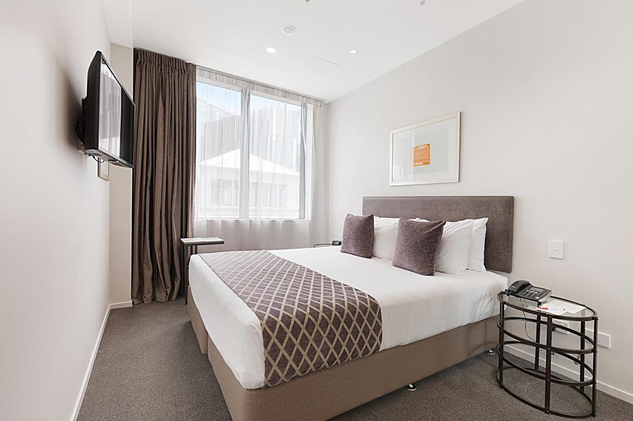 Hotel Ramada By Wyndham Victoria Street West