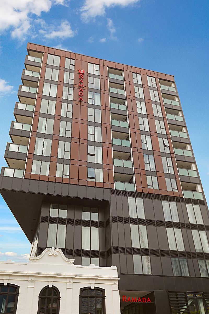Ramada By Wyndham Victoria Street West