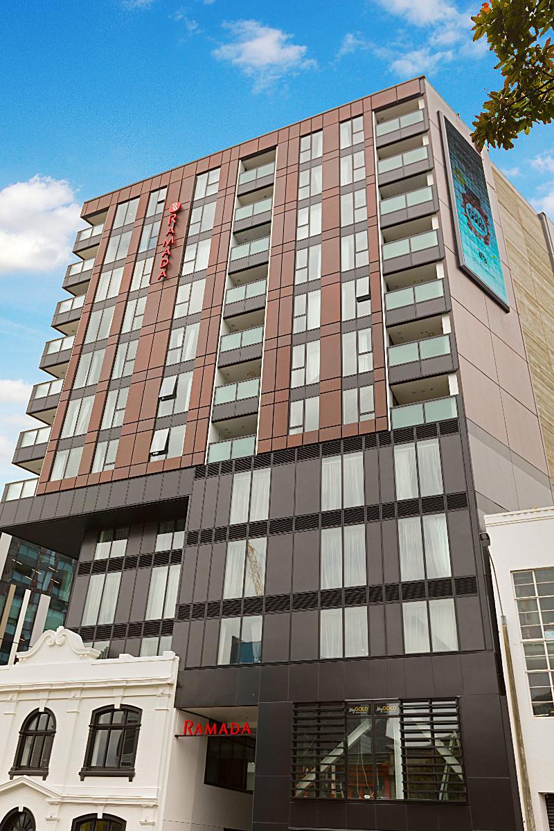 Ramada By Wyndham Victoria Street West Hotel 4*
